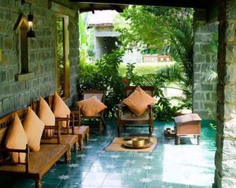 Halez Sparsa Thiruvannamalai - Tiruvannāmalai - Patio