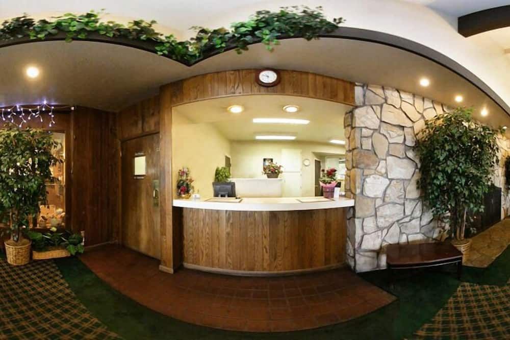 Front desk view of Econo Lodge Near Reno-Sparks Convention Center