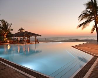 The Palm Beach Resort - Ngwesaung - Piscina