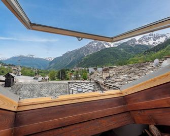 Appartamento 3 Camere Letto Courmayeur, Courmayeur, Italy - Courmayeur - Balcony