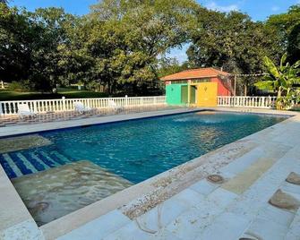 Hojarasca Hotel Rural - Honda - Piscina