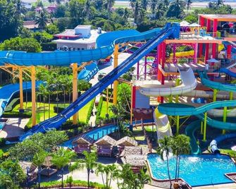 Splash Beach Resort Phuket - Phuket