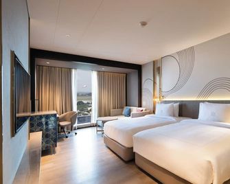 Merlis Hotel Coimbatore - Coimbatore - Soveværelse