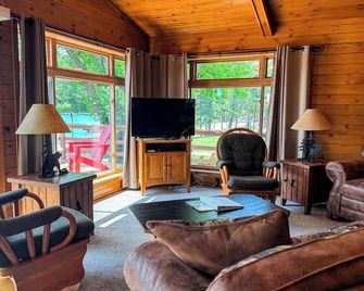 Island Cove #9 - On Minocqua Lake - Minocqua - Living room