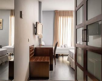 Hotel Madanis - Barcelona - Bedroom