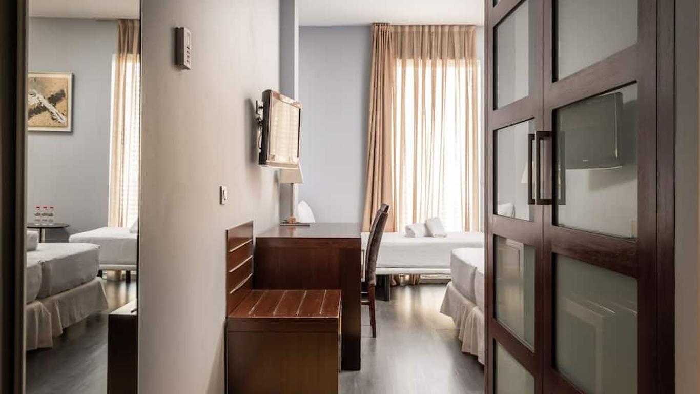 Hotel Madanis