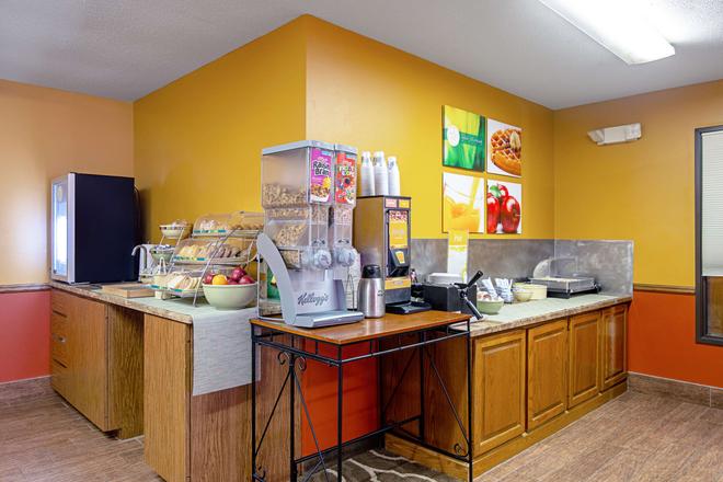Quality Inn Huron 53 7 2 Huron Hotel Deals Reviews Kayak
