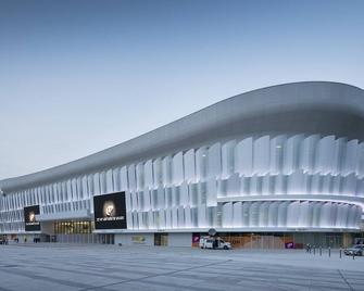 Appartement Cosy Avec Balcon Proche de la Défense - Nanterre - Building