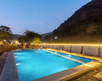 Royal River Resort Rishikesh - Rishikesh - Piscina