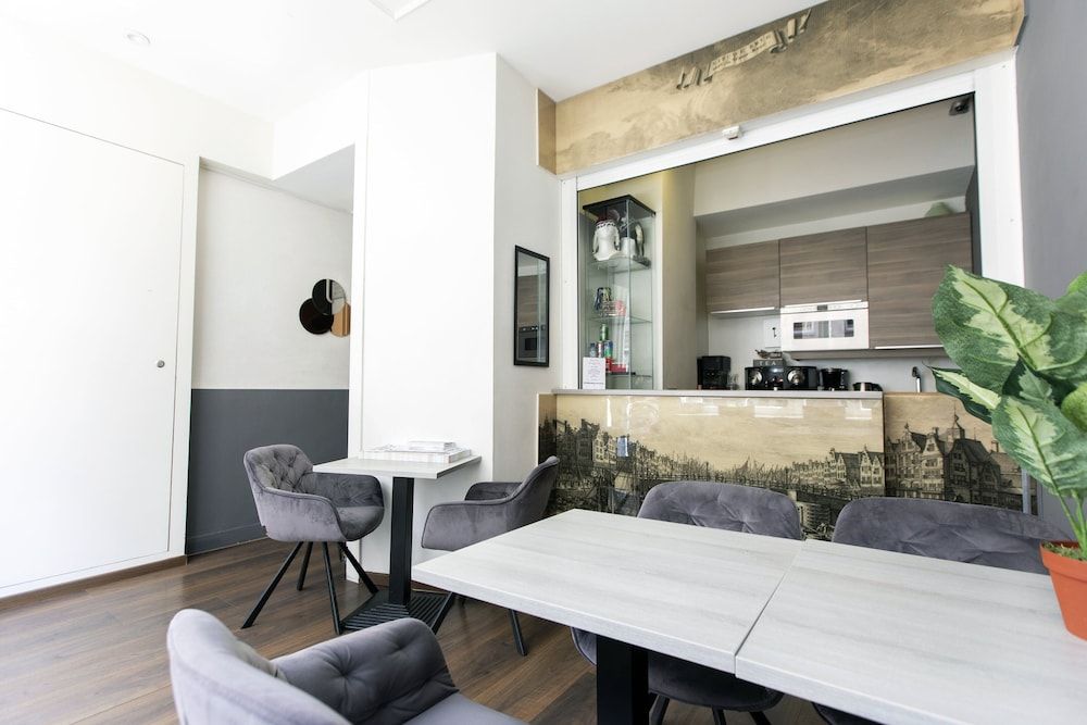 كوينتين هوتل جولدن بير