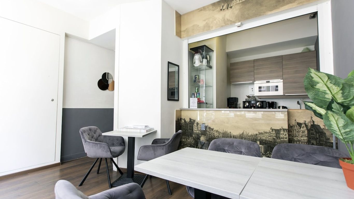 كوينتين هوتل جولدن بير