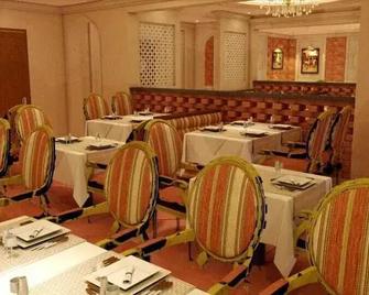 Jj Lawns And Resort - Lucknow - Restaurante