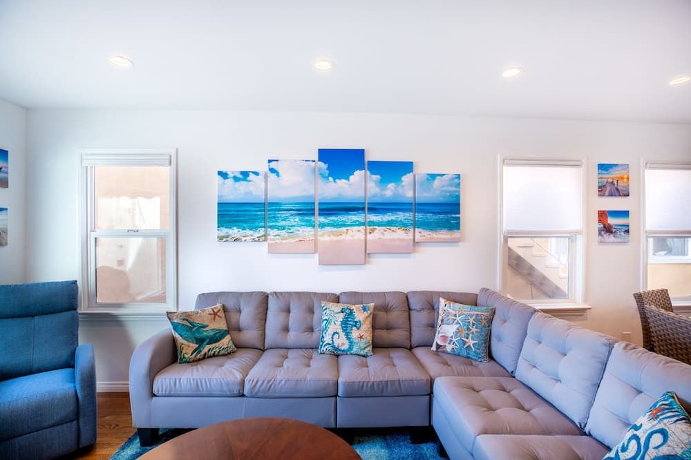 Beach across the street, Alamitos Bay steps away! No hidden Fees! - לונג ביץ' - סלון