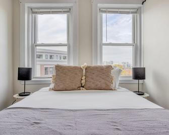 Nice South Boston 3BR, Fully Furnished & Equipped, by Blueground - Boston - Bedroom