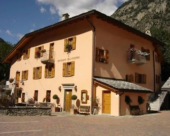 Italo-Svizzero - Chiavenna - Edificio