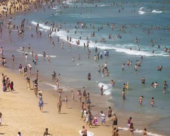 Bondi Beach Views with Stunning Reviews, from Top-Rated Hillside Studio - Bondi - Playa