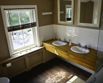 Waverley Inn - Newport - Μπάνιο