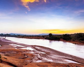 Samburu Elephant Lodge - Samburu National Reserve