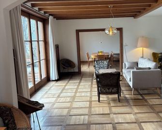 Waterfront house with amazing views - Öhningen - Sala de estar