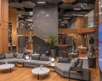 The Norm Collection Door'a Bodrum - גומושלוק - טרקלין