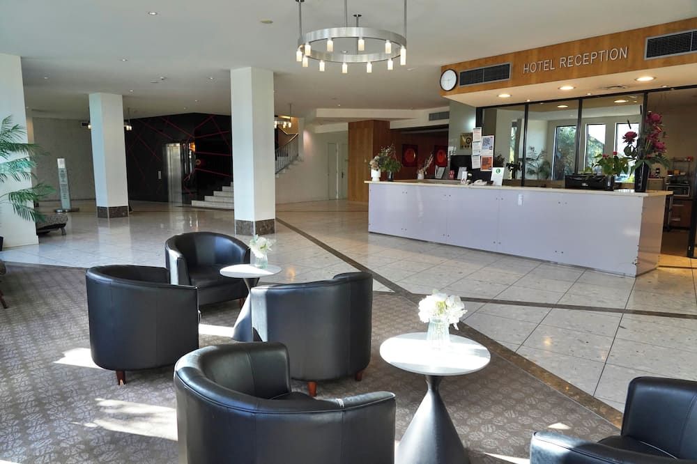 Golden Pebble Hotel thumbnail 3