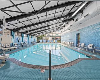 The Barclay Towers Resort Hotel - Virginia Beach - Pool