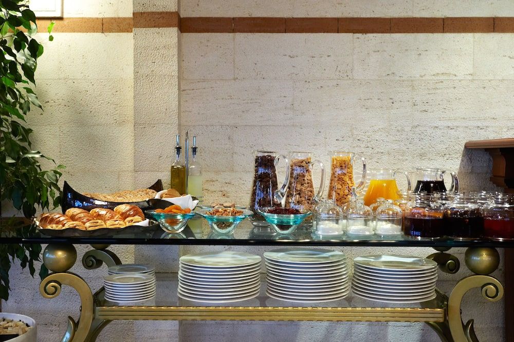 Buffet view of Valide Sultan Konagi