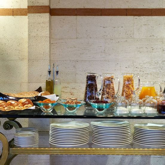 Buffet view of Valide Sultan Konagi