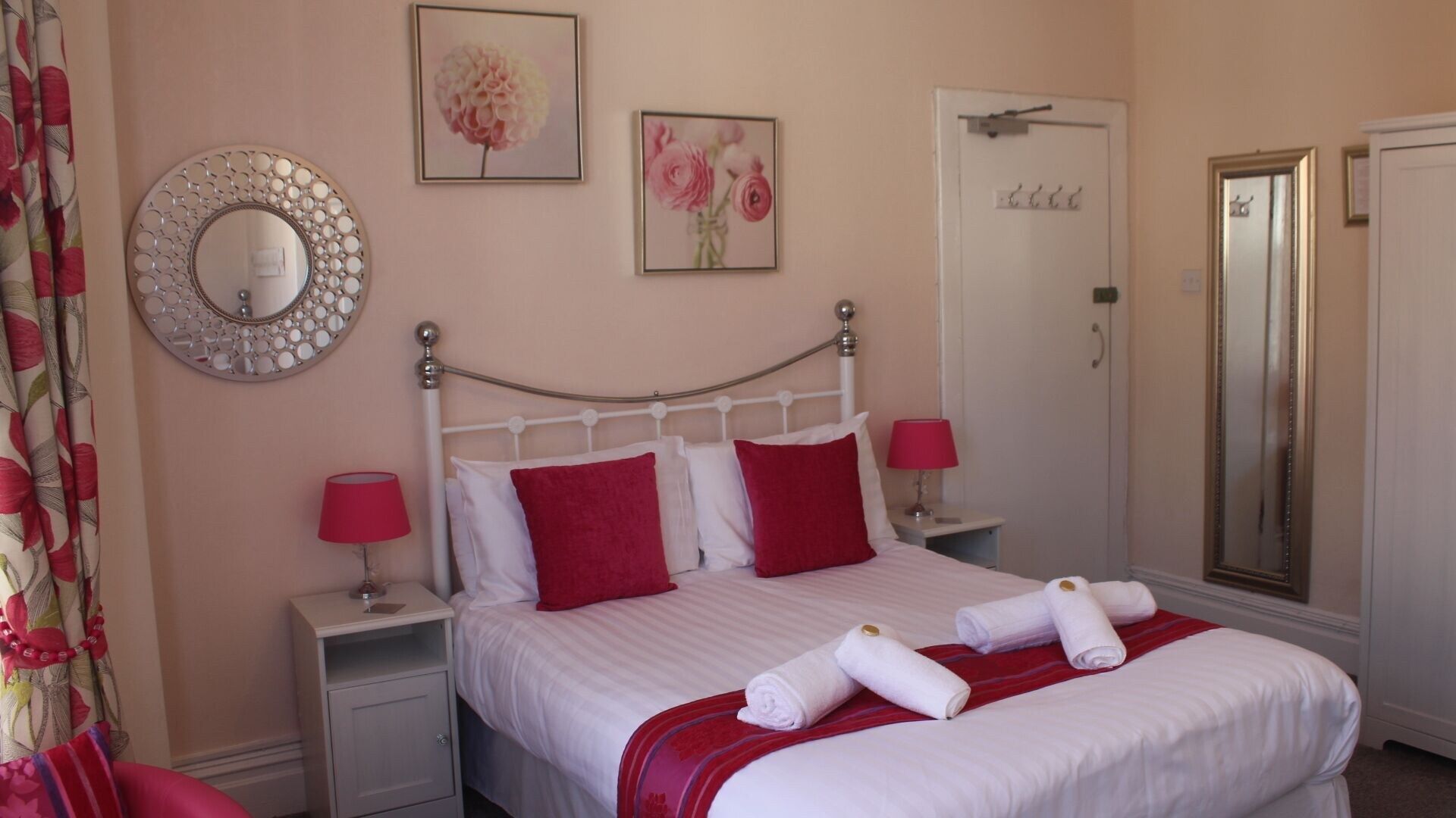 The Heidi Bed & Breakfast - Southport