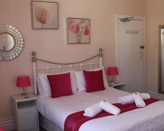 The Heidi Bed & Breakfast - Southport