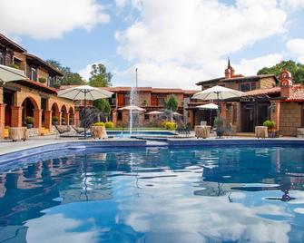 Hotel Sol y Fiesta - Tequisquiapan - Svømmebasseng