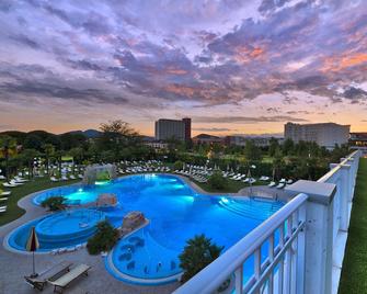 Hotel Terme All'Alba - Αμπάνο Τέρμε - Πισίνα