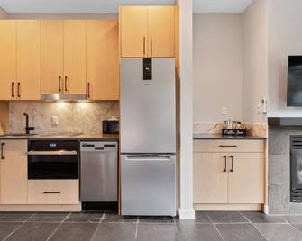 Black Rock Oceanfront Resort - Ucluelet - Kitchen