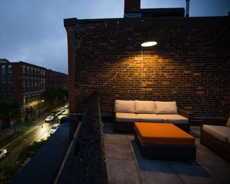 Amazing Location in Little Italy with Roof Deck - Βοστώνη - Μπαλκόνι