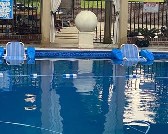 Resort-Style Cottage w/Pool @The House on the Hill - Laurel - Pool