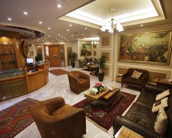 Camelot Hotel - Jounieh - Lobby