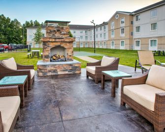 Staybridge Suites Cleveland Mayfield Hts Beachwd By IHG - Mayfield Heights - Patio