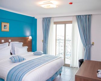 Faya Hotel - Duala - Sypialnia