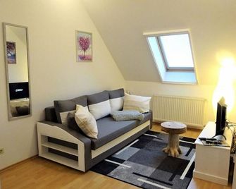 Ferienanlage Waschbär Country - Templin - Wohnzimmer