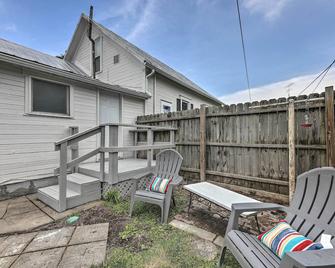 Pet-Friendly Greenville Home w/ Private Yard - Greenville - Terasa