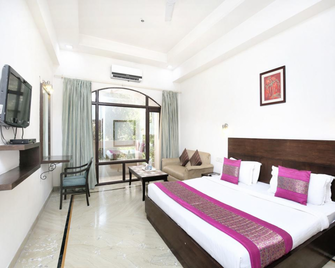 Hotel 42 - Amritsar - Phòng ngủ