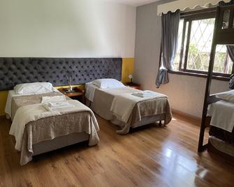 Pousada Vista Do Lago - Hostel - Gramado - Habitación