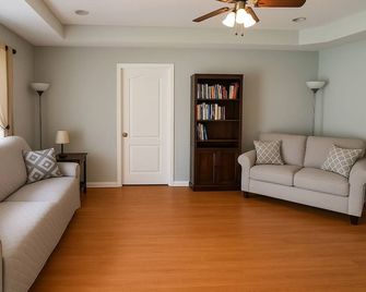 Near Fort Polk • Gameroom • Fire Pit • Golf • Beach - DeRidder - Soggiorno
