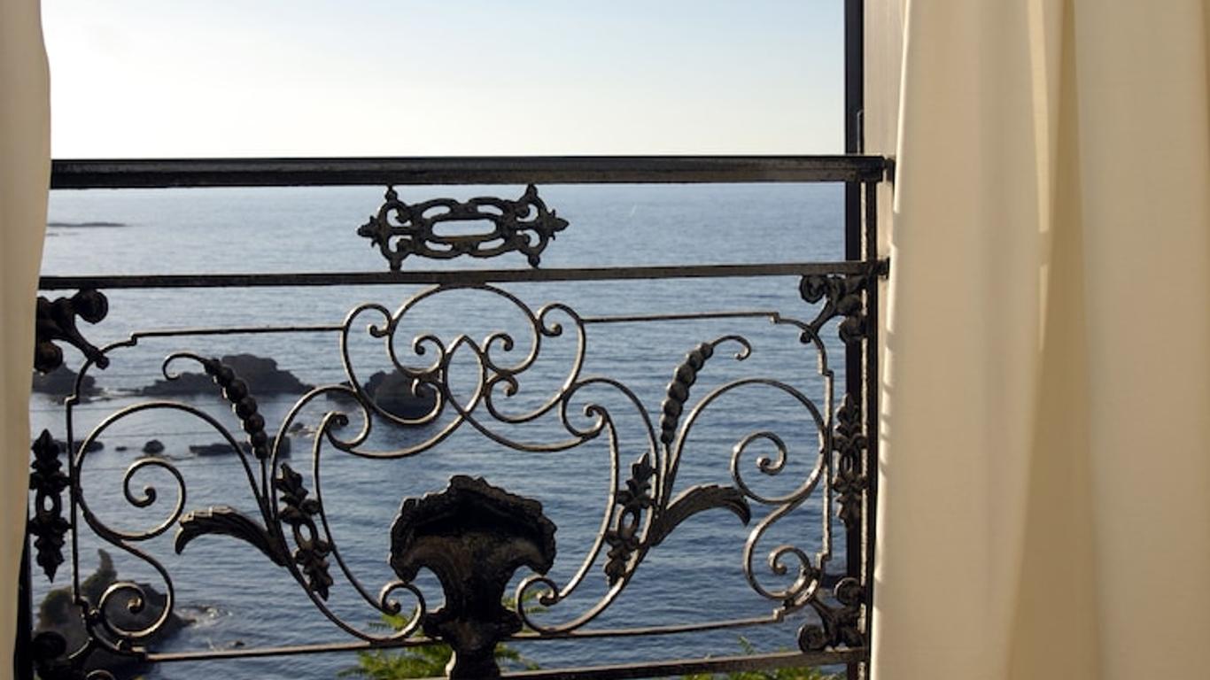Doma Hotel