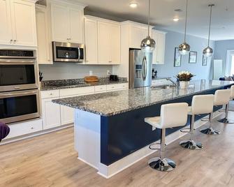Luxury Home at One Loudoun - Ashburn - Kitchen