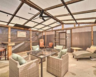 Mtn-View Home with Fenced Backyard in Rimrock! - Lake Montezuma - Lounge