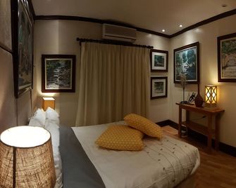 Stay at Amare 5BR Home Pacific Grand Mactan - Lapu-Lapu City - Bedroom