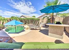Gorgeous Surprise Home with Oasis Heated Pool! - Surprise - Pool