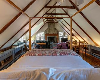 Beautiful Historic 4-Season Country Esta - Cavendish - Bedroom