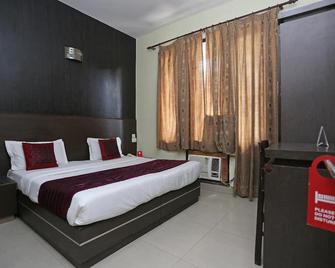 Sunshine Residency - Noida - Bedroom